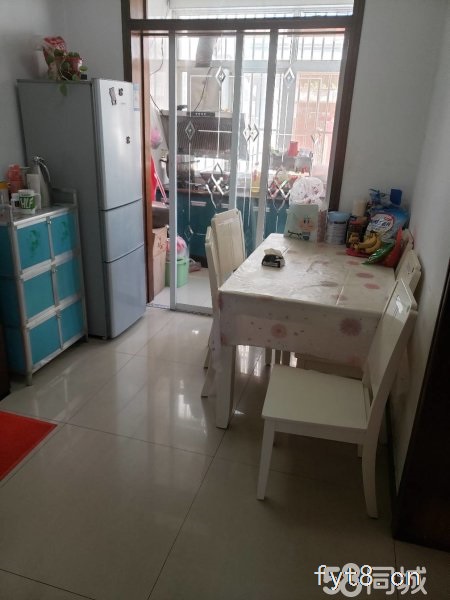 金碧华庭 一楼带院 93.8平方 装修好的 只要60万