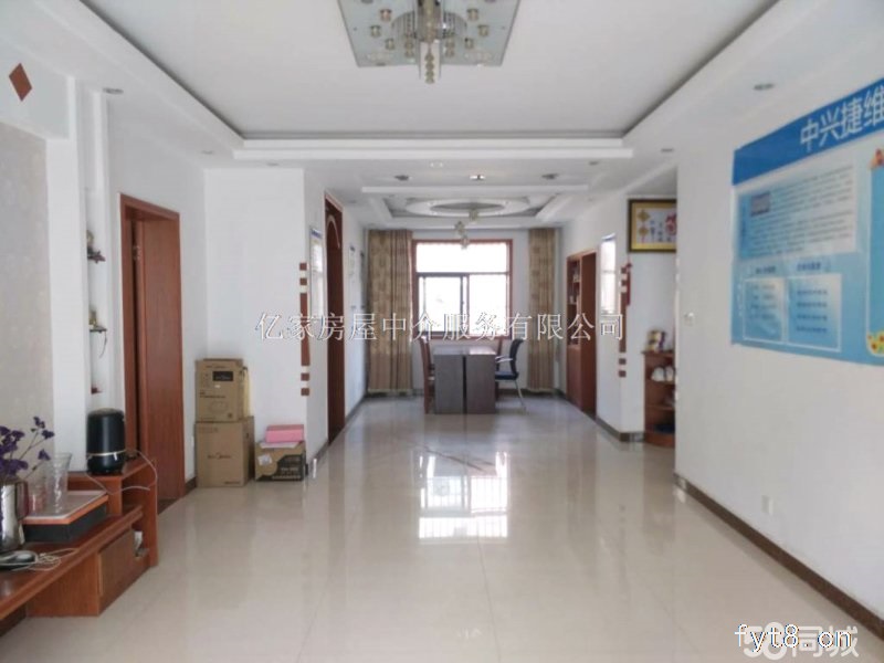 现代商贸城3房急售,飞机户型双卫,有钥匙送家具家电